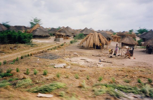Caretti_villaggio1_small.jpg
