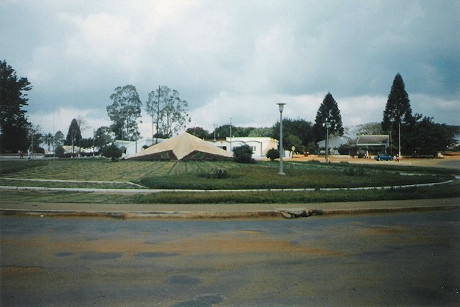 rebella_chimoio_piazza_small.jpg